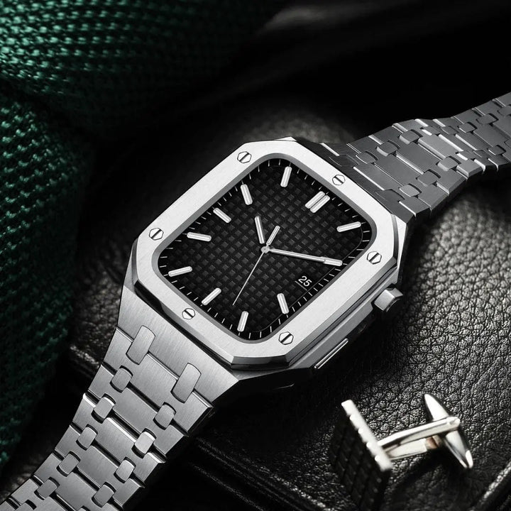 Akcesorium ochronne do Apple Watch. Metalowe etui z nierdzewnej stali, elegancka osłona.