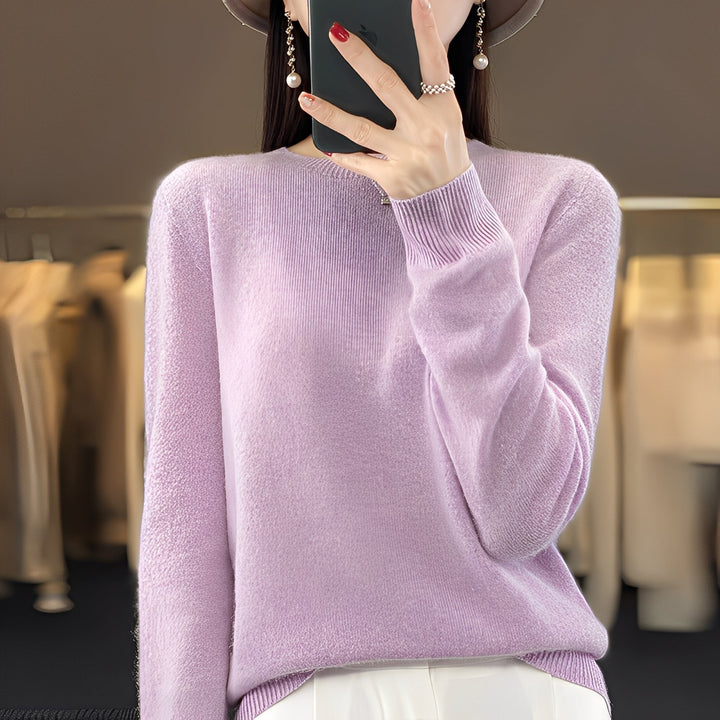 Beżowy elegancki sweter damski Cheyanne. Idealny do stylizacji biurowych, komfortowy i ponadczasowy.