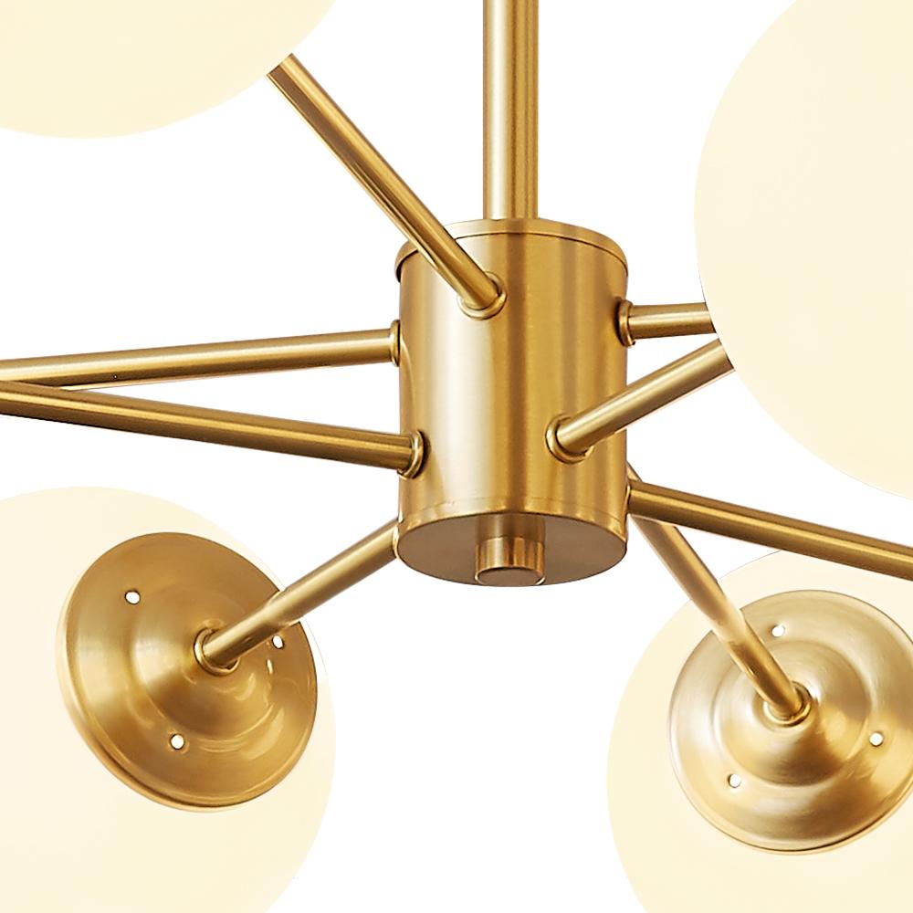 Lampa Sputnik z dziesięcioma opalowymi kulkami. Mosiężny żyrandol do nowoczesnego salonu.