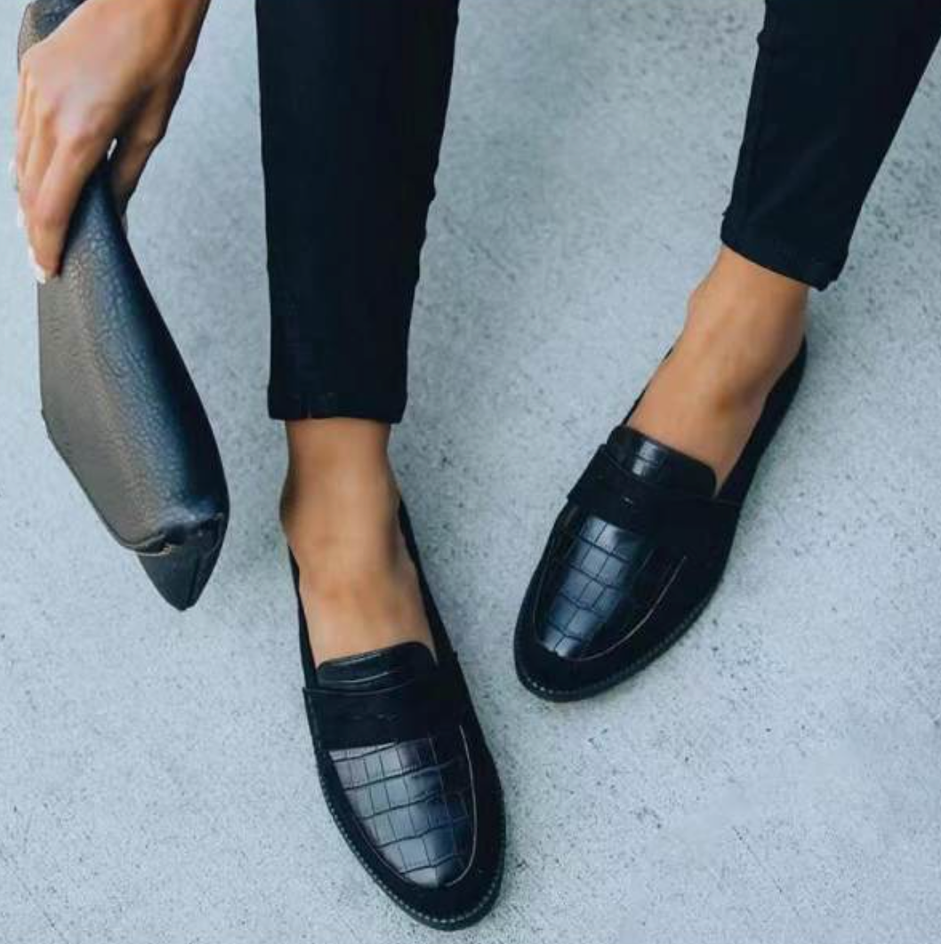Eleganckie czarne damskie mokasyny ortopedyczne, idealne buty do biura. Komfortowe obuwie formalne.