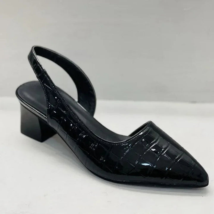 Wygodne damskie sandały na słupku slingback. Stylowe obuwie ze szpiczastym noskiem, doskonałe na eleganckie okazje.