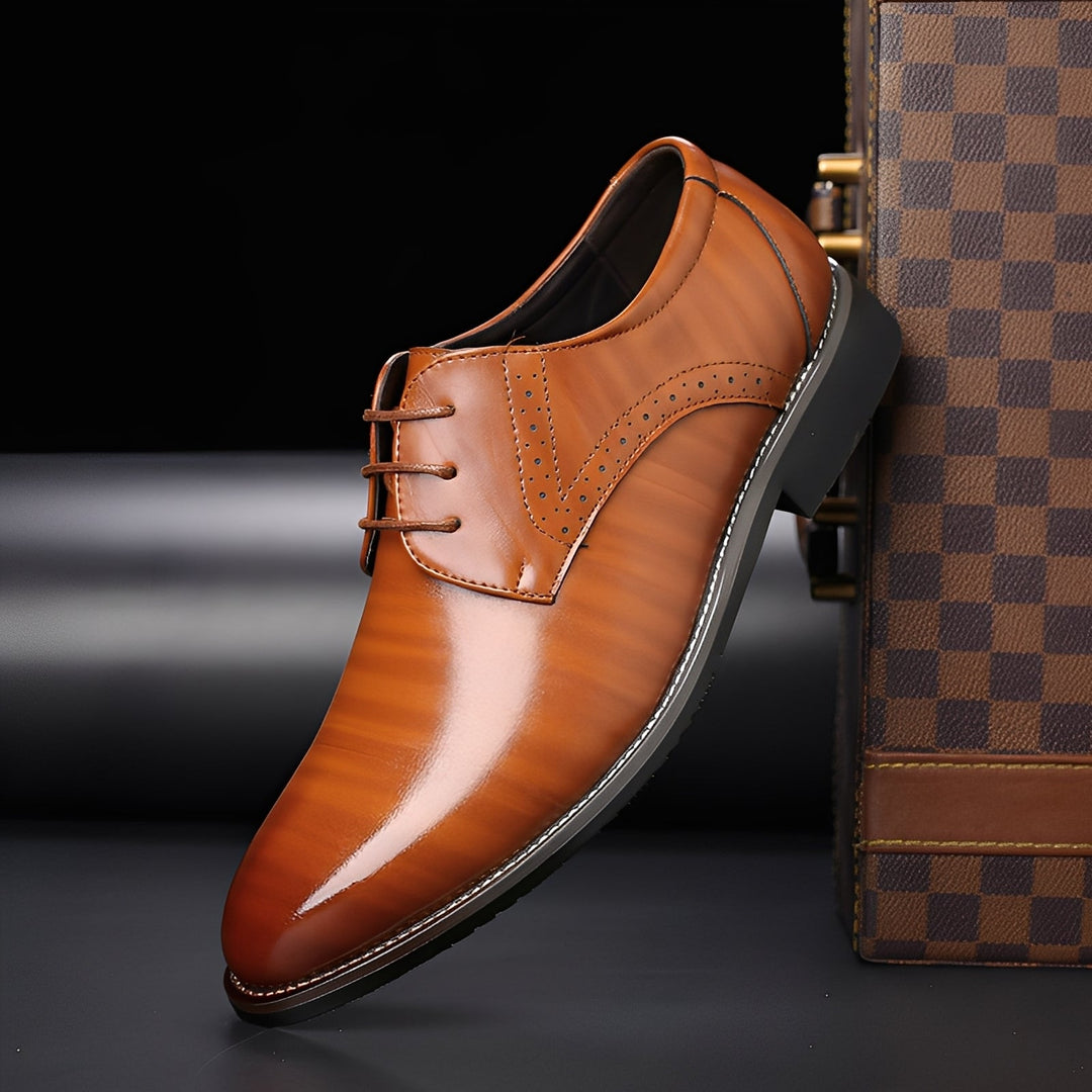 Klasyczne męskie buty wizytowe. Eleganckie obuwie formalne, idealne do garnituru i smart casual.