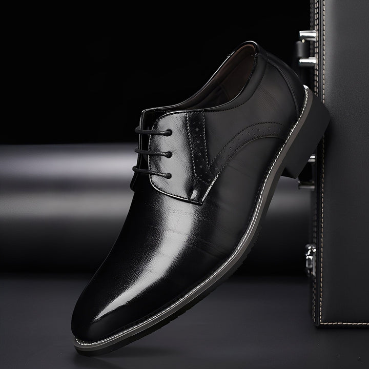 Męskie klasyczne buty formalne, ponadczasowy styl i komfort. Eleganckie obuwie wizytowe.