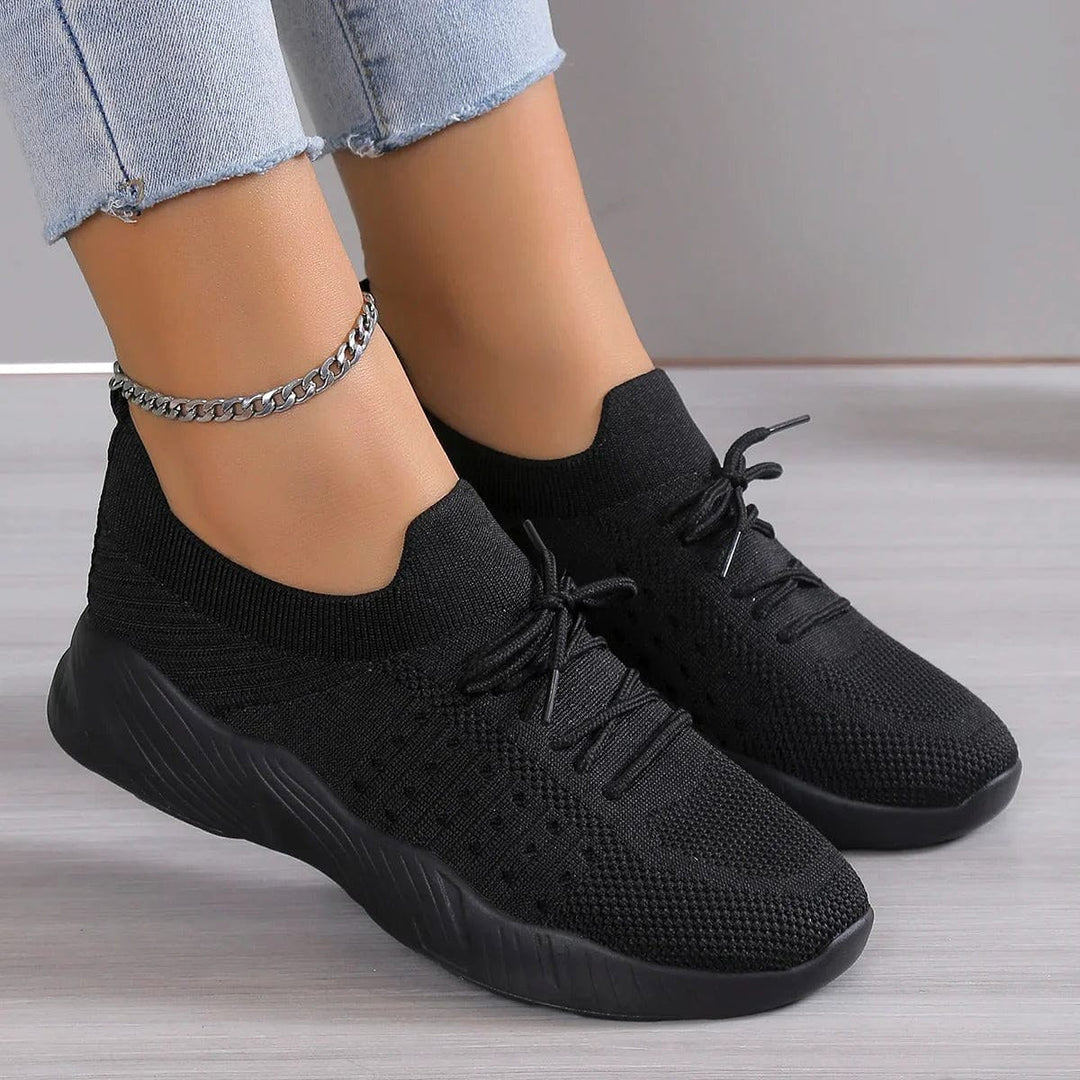 Wygodne buty damskie Esme wsuwane, zbliżenie na elastyczną cholewkę i podeszwę