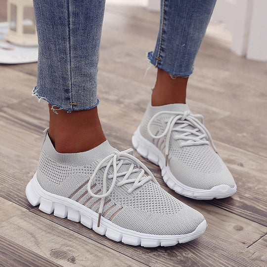 Czerwone buty damskie sportowe, wygodne i lekkie obuwie na lato