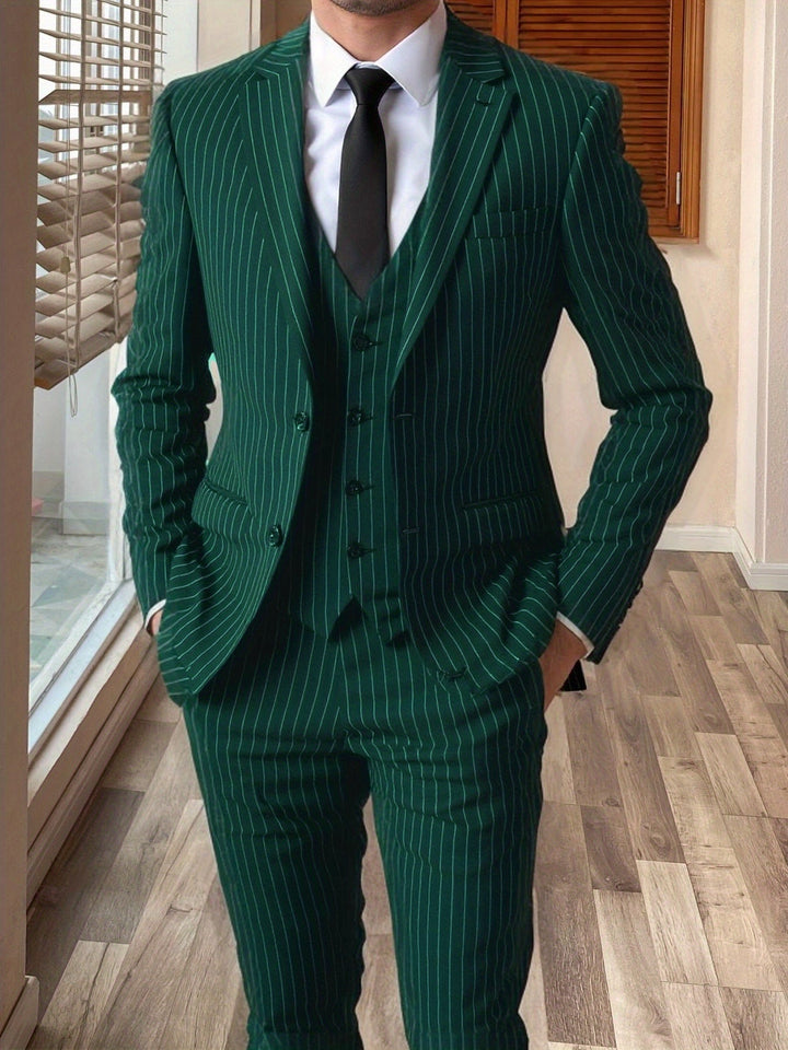 Męski elegancki garnitur w prążki Maxwell - widok z boku slim fit