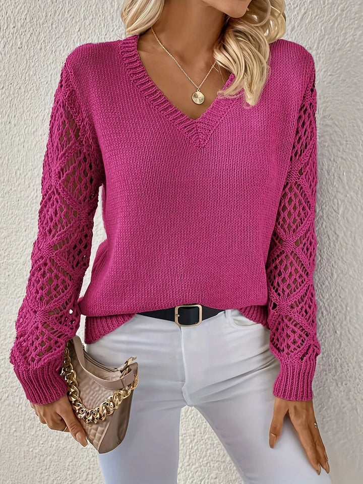 Elegancki sweter v-neck dla kobiet z przewiewnym wzorem na rękawach na chłodniejsze dni
