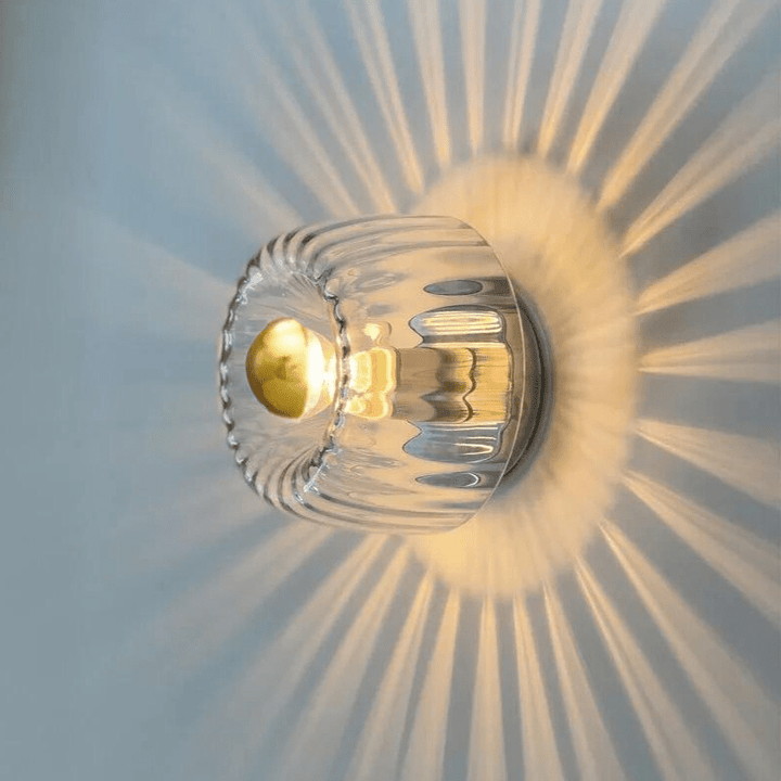 Lampa ścienna LED geometryczna, złota, minimalistyczna, oświetlenie wnętrz w stylu skandynawskim.