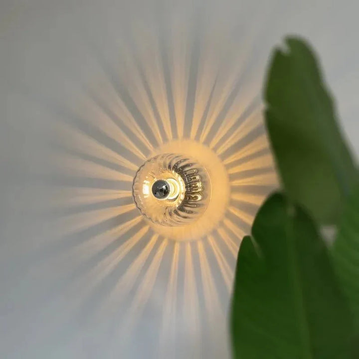 Lampa ścienna LED w stylu Bauhaus, złota, geometryczna, do jadalni, unikalne oświetlenie.
