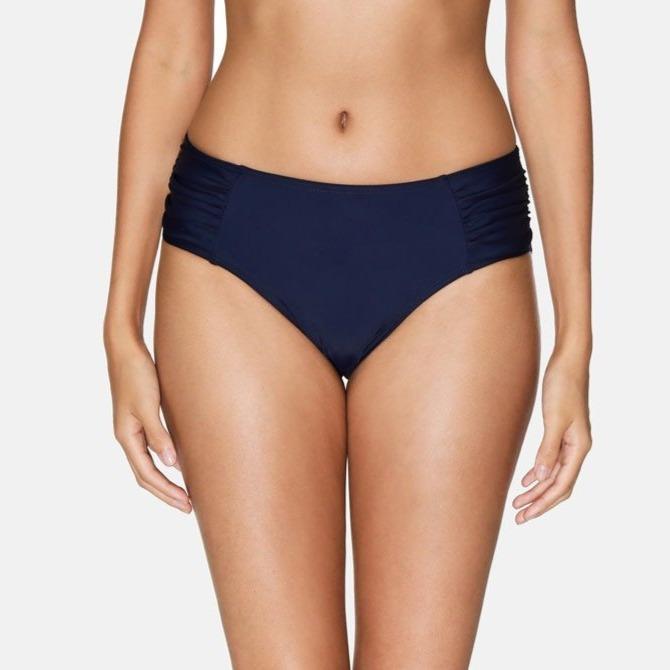 Granatowe damskie figi od bikini z marszczeniem po bokach. Klasyczny krój, szybkoschnące, idealne na lato i plażę.