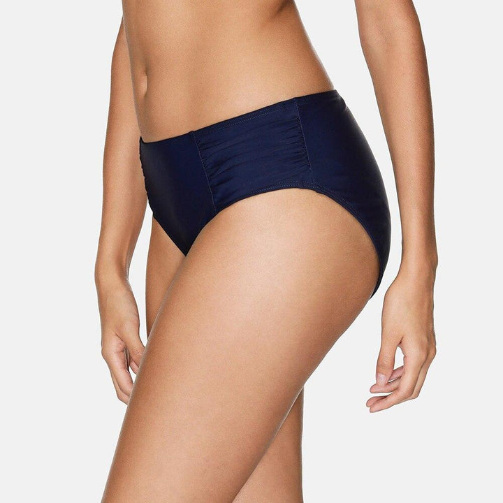 Czarne figi bikini damskie z eleganckim marszczeniem. Wygodne, szybkoschnące, doskonałe do stroju kąpielowego.