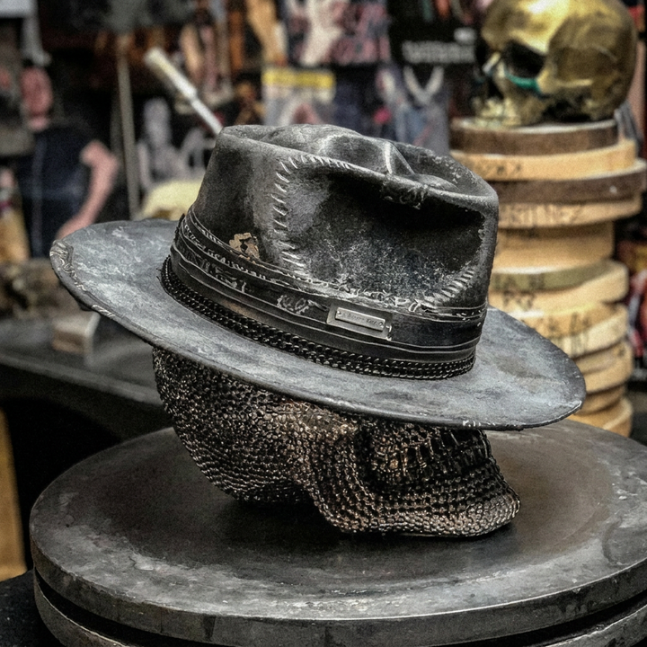Ciepła czapka zimowa z motywem czaszki styl rockowy i grunge