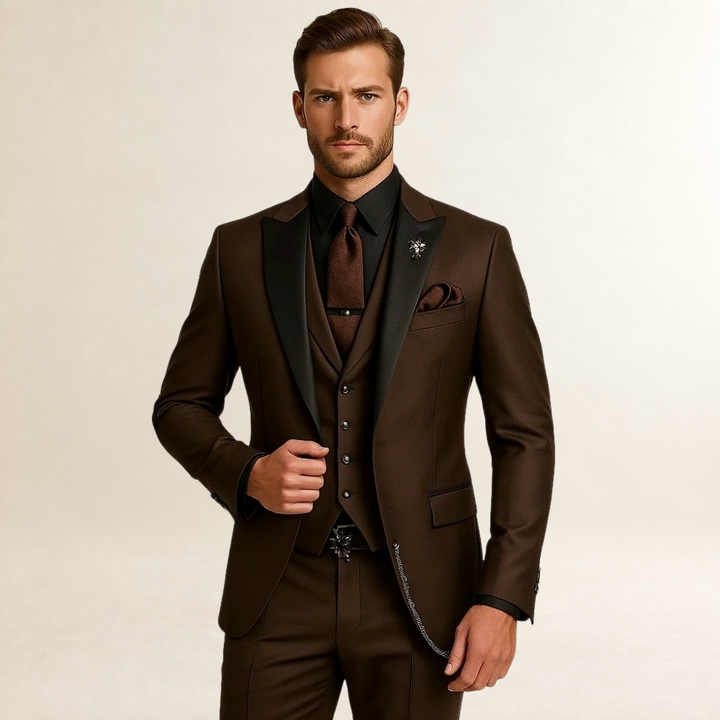 Męski garnitur trzyczęściowy slim fit z kamizelką tył