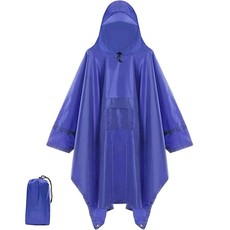 Czarne poncho przeciwdeszczowe unisex w terenie, odzież outdoor i trekking