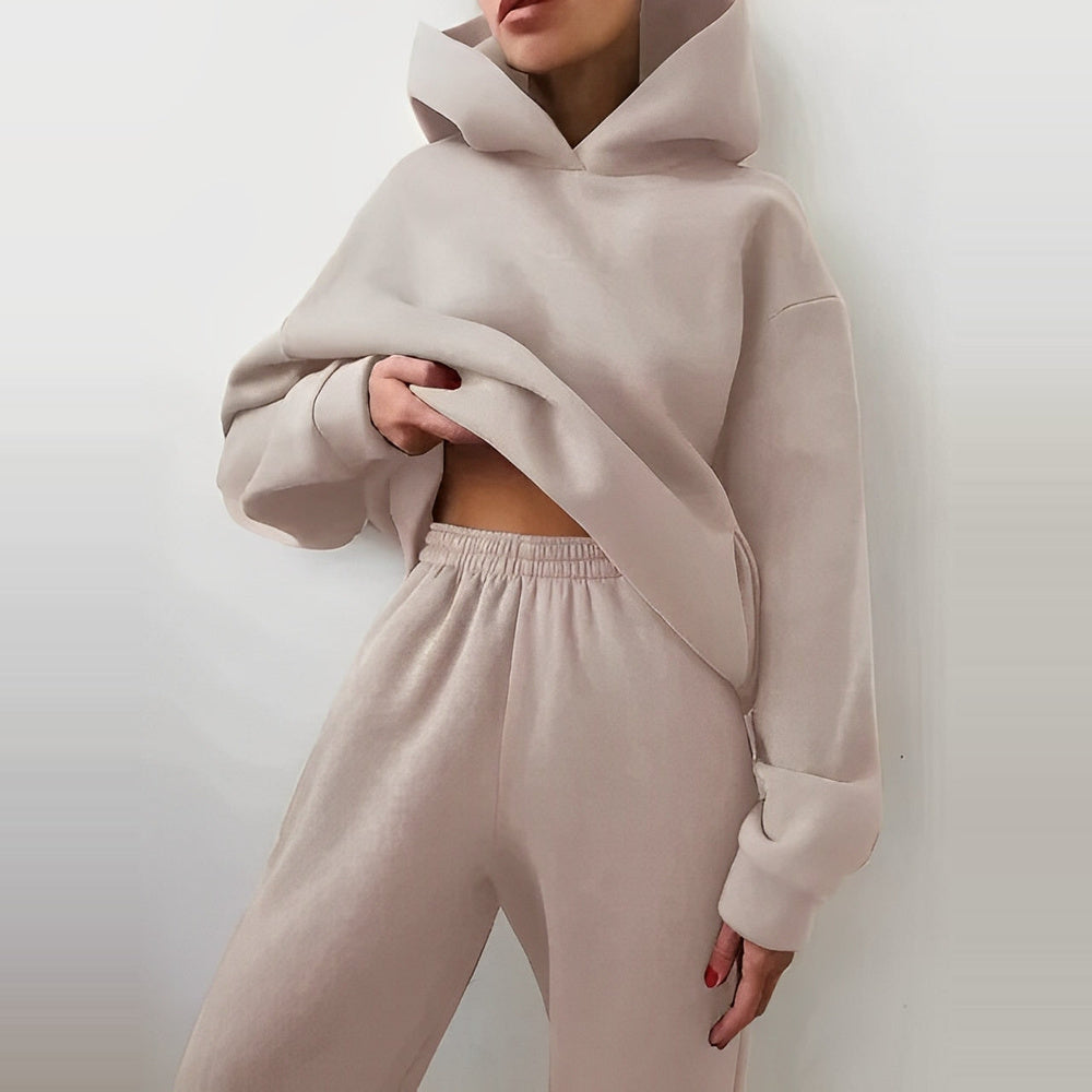 Modny komplet odzieży domowej damskiej bluza ze spodniami