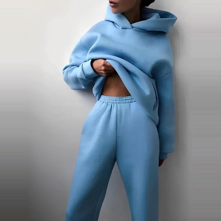 Elegancki dres damski komplet w sportowym stylu na zimę