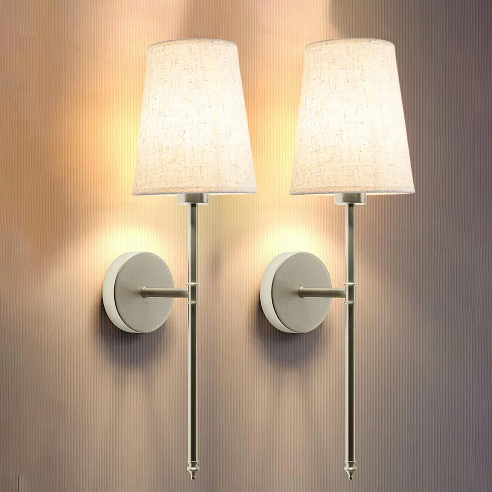 Zestaw dwóch srebrnych lamp ściennych z abażurami z tkaniny