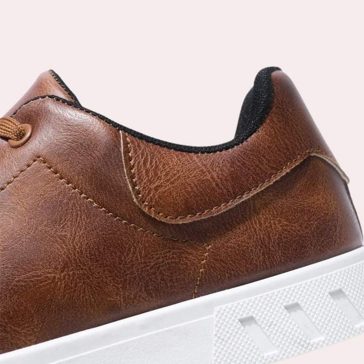 Męskie buty zimowe casual Aron w ujęciu z boku, brązowe obuwie męskie ocieplane