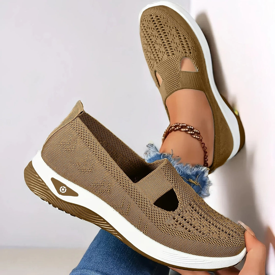Wnętrze i wkładka ortopedyczna damskich butów typu slip-on