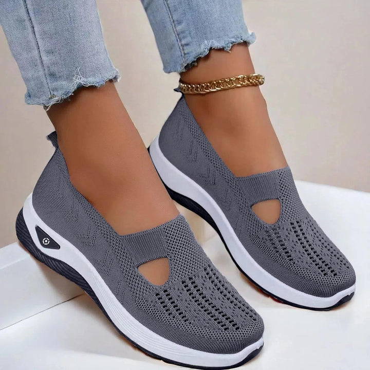 Oddychające obuwie damskie slip-on pokazujące profil podeszwy