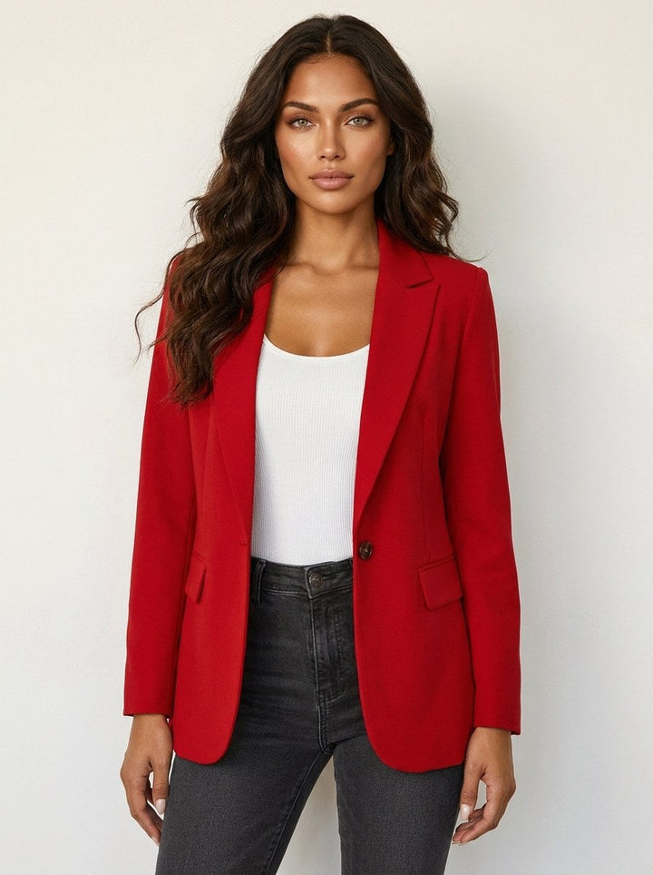 Damska elegancka marynarka Imogen w biurowym stylu smart-casual, widok z bliska na klapy