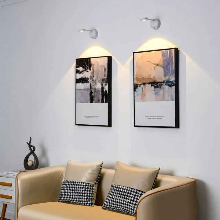 Inteligentna lampa ścienna LED z czujnikiem ruchu i regulacją światła, idealna do przedpokoju i sypialni.