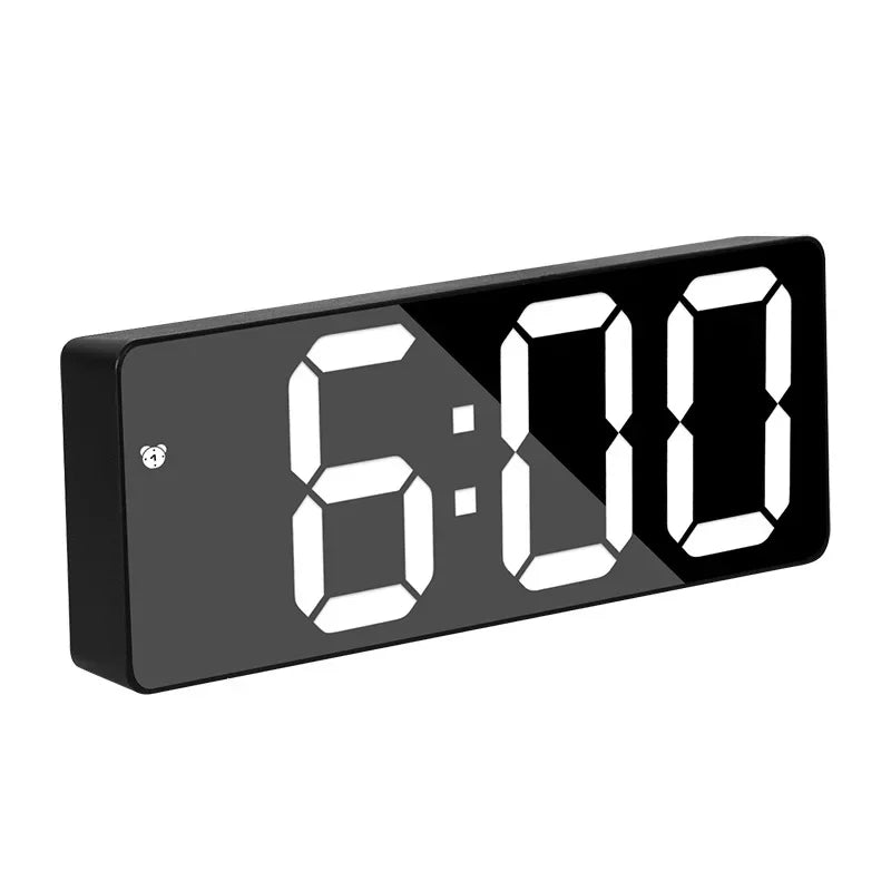 Panel dotykowy inteligentnego lustra LED z zegarem i budzikiem, łatwa obsługa funkcji alarmu.