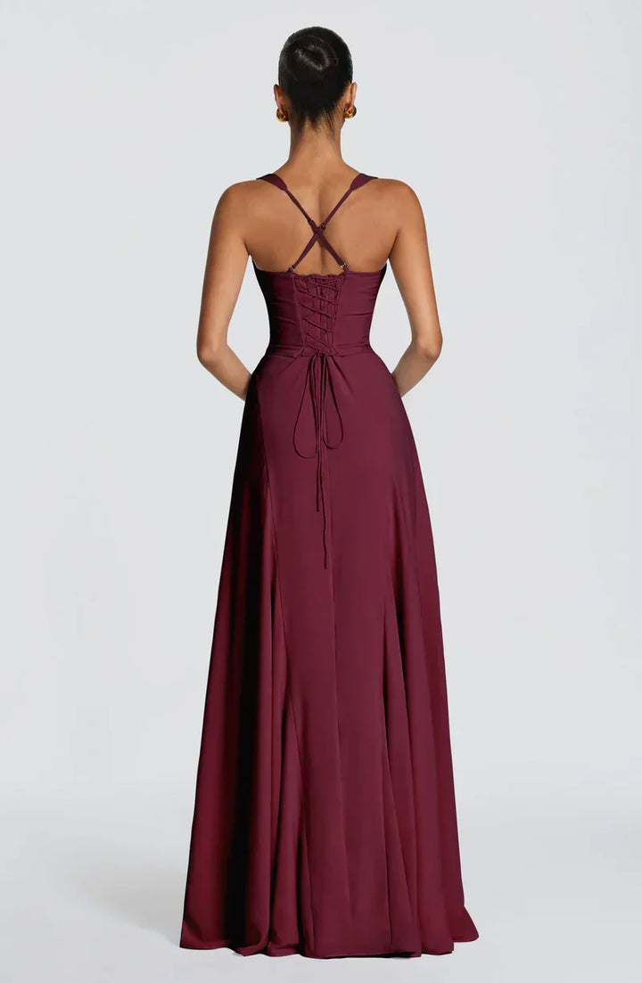 Modna bordowa sukienka maxi o eleganckim kroju wizytowym