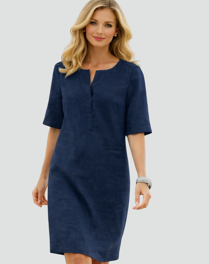 Elegancka sukienka codzienna z rękawem 3/4 prezentowana na kobiecej sylwetce