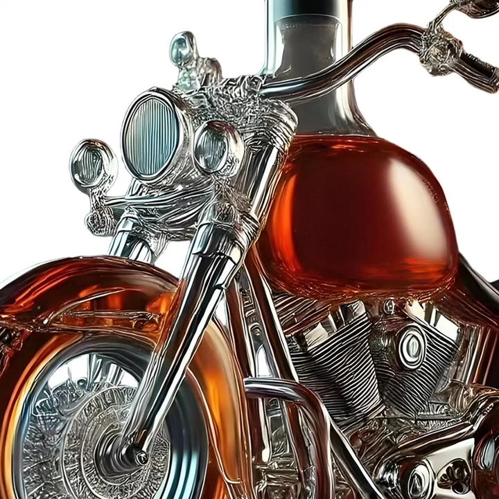 Dekoracyjna karafka motocykl na whisky, stylowe szkło do przechowywania alkoholu w domowym barze.