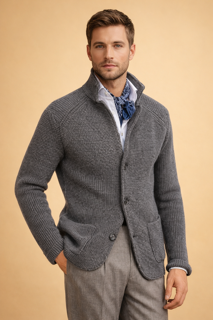 Kardigan męski rozpinany, sweter na guziki. Wygodna odzież męska do casualowych i eleganckich stylizacji.