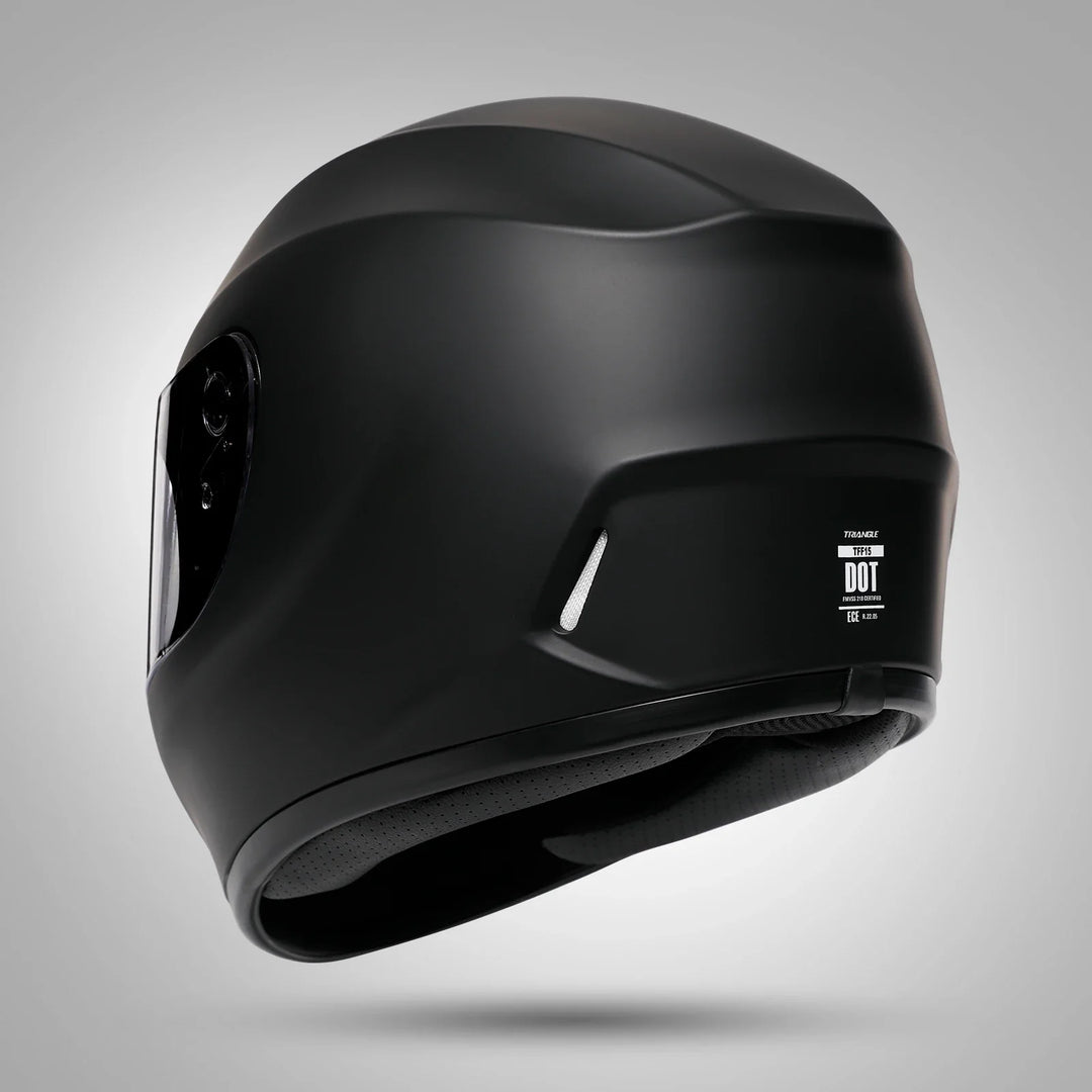 Stylowy kask motocyklowy integralny uniseks z jasnym wizjerem, idealny do jazdy.