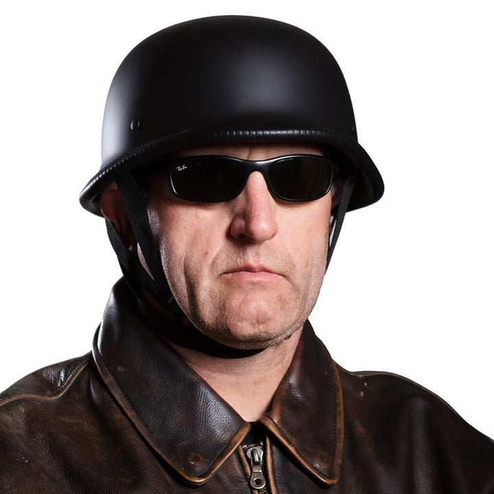 Kask motocyklowy otwarty z wyjmowaną wyściółką, łatwy w utrzymaniu czystości i higieny.