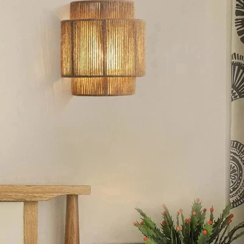 Oświetlenie ścienne boho kinkiet z plecionego bambusa do salonu i sypialni