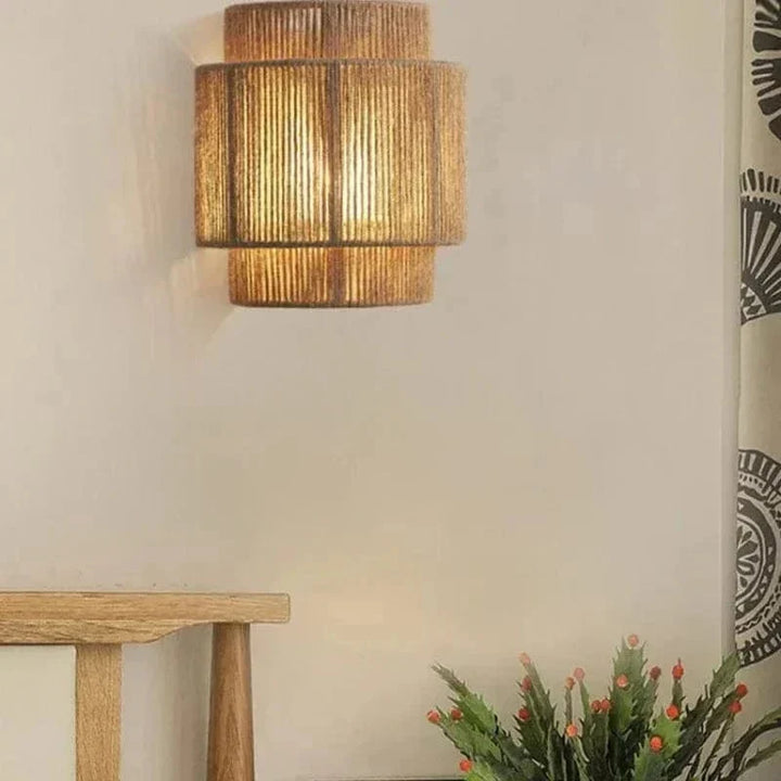 Oświetlenie ścienne boho kinkiet z plecionego bambusa do salonu i sypialni