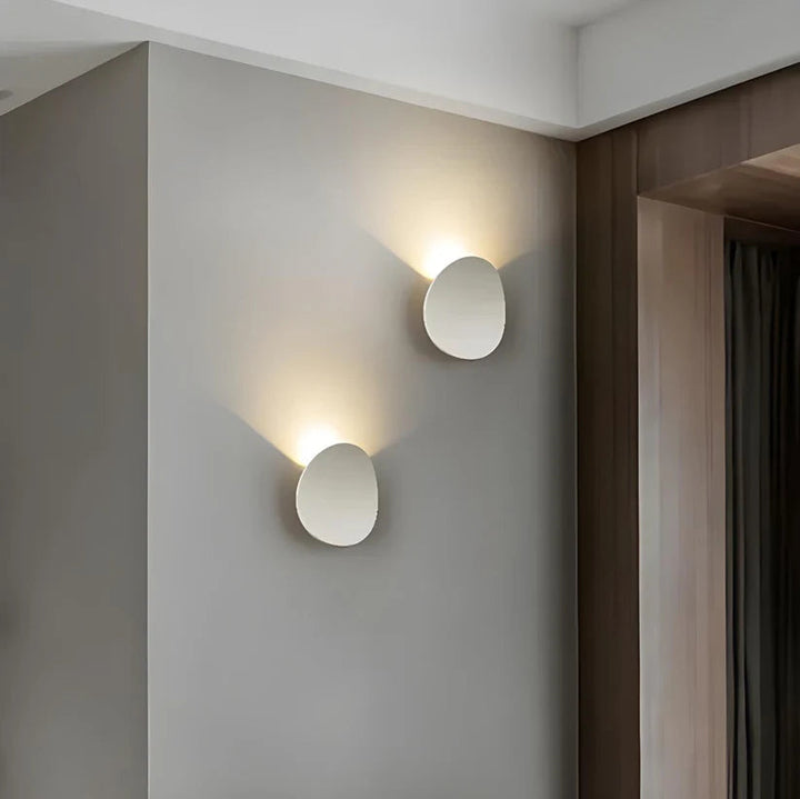 Nowoczesna lampa ścienna LED do salonu, aluminiowy kinkiet, oświetlenie dekoracyjne wnętrz.
