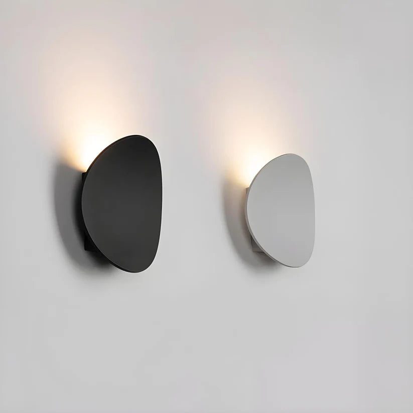 Minimalistyczny kinkiet LED z aluminium, oświetlenie ścienne do nowoczesnych wnętrz, energooszczędne.