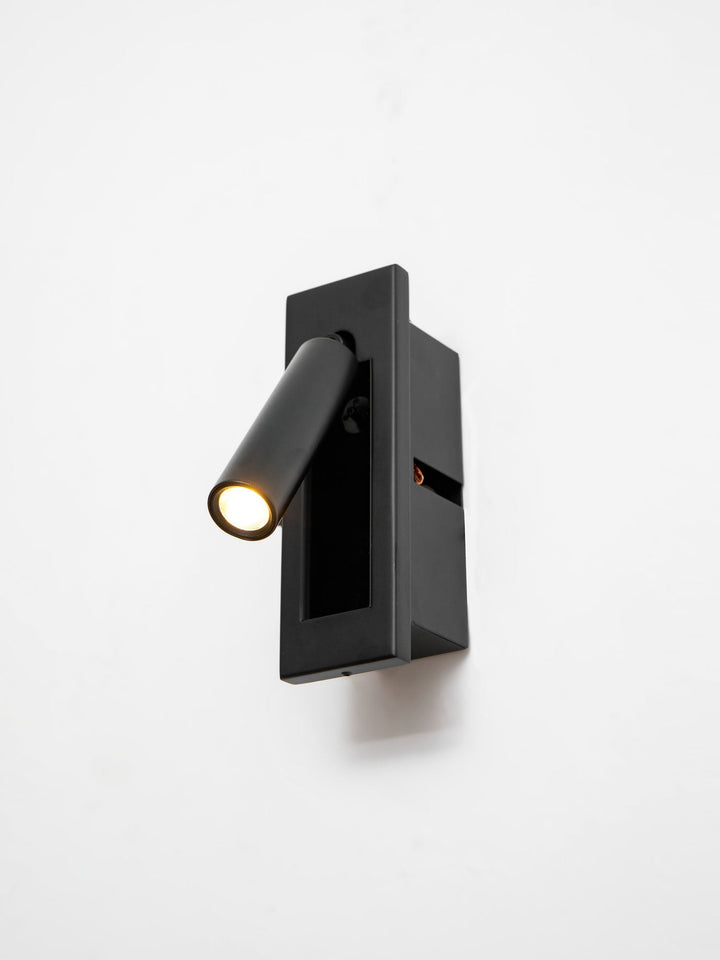Lampka LED ścienna do sypialni, minimalistyczna, z regulacją.