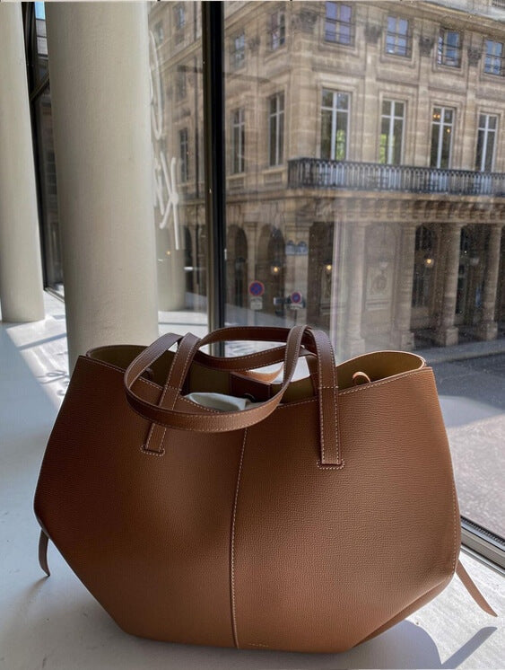 Elegancka czarna torba tote damska na ramię, klasyczny fason, pojemna, do biura.
