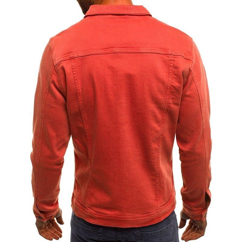 Jednokolorowa męska kurtka jeansowa. Modna i klasyczna, idealna jako codzienna odzież przejściowa w stylu casual.