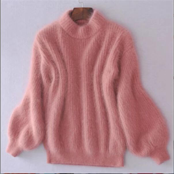 Beżowy damski sweter dzianinowy, luźny fason z wełny, idealny do jesiennych stylizacji, komfortowy i ciepły.