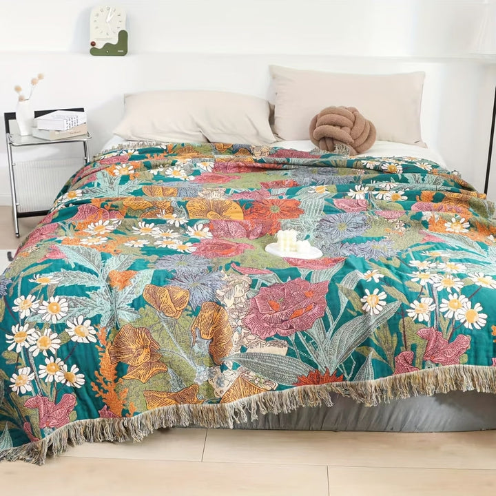 Koc patchwork boho z frędzlami, idealny jako narzuta na sofę. Dekoracja salonu i sypialni, styl etno.