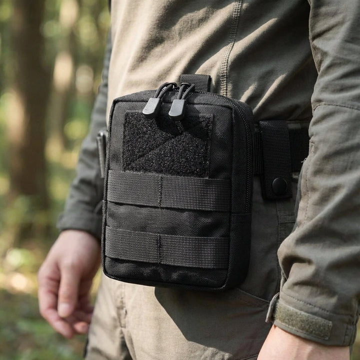 Kompaktowa torba taktyczna MOLLE z nylonu 1000D, idealna do przechowywania akcesoriów outdoorowych.