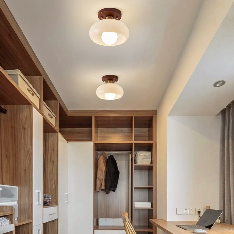 Kremowa lampa sufitowa LED z kloszem szklanym w stylu Bauhaus, energooszczędne oświetlenie do sypialni.