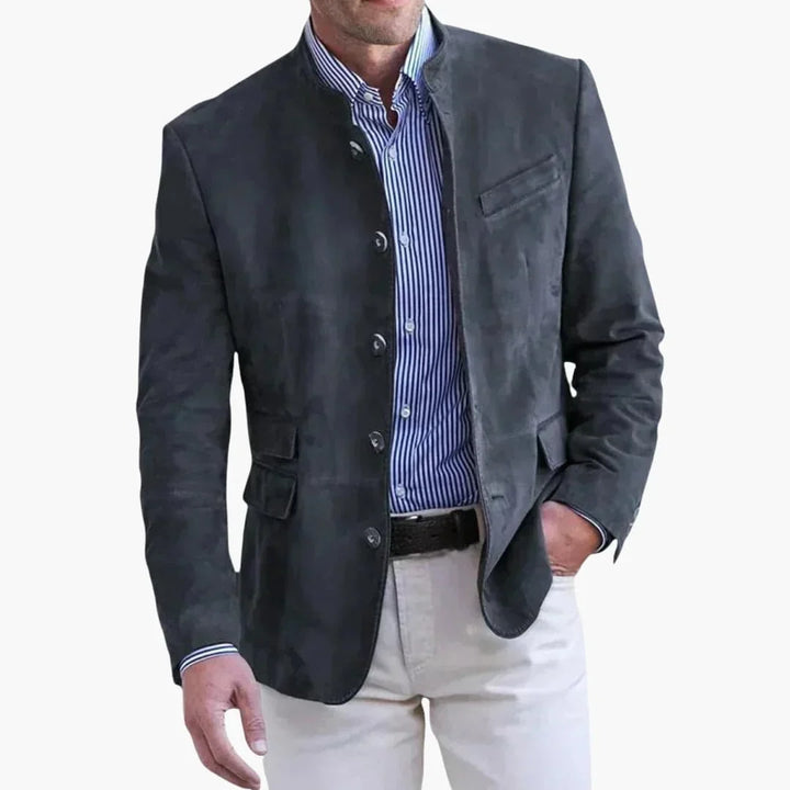 Stylowa męska marynarka khaki z wysokim kołnierzem i modnymi detalami