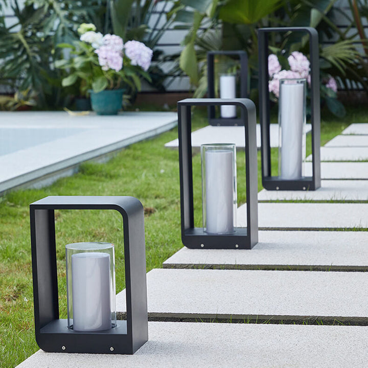 Kwadratowa lampa LED do oświetlenia ścieżek, podjazdów i wejść do domu.