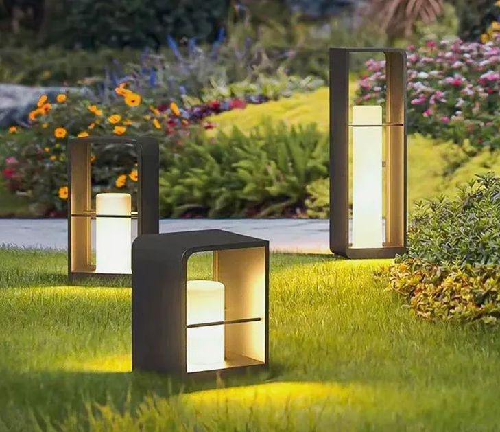 Kwadratowa lampa ogrodowa LED, słupek do oświetlenia ścieżek. Nowoczesne, energooszczędne oświetlenie zewnętrzne IP65.