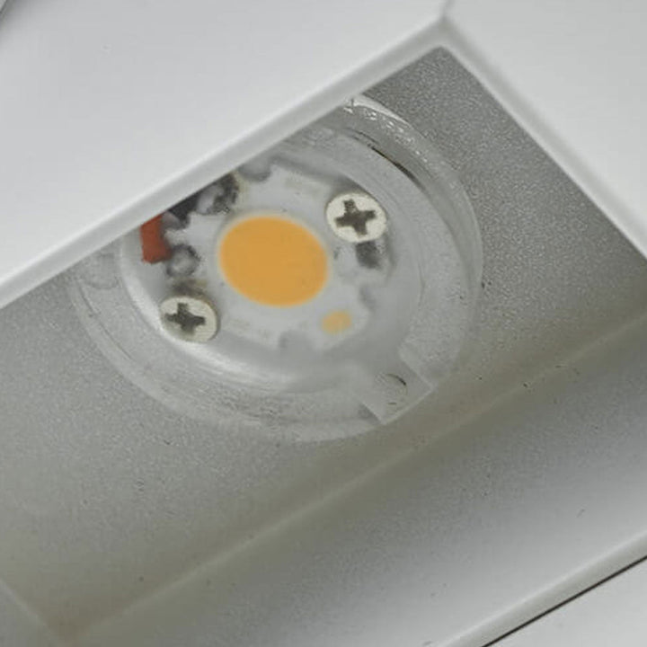 Lampa LED ścienna z czujnikiem ruchu, nowoczesne i energooszczędne oświetlenie zewnętrzne do domu.