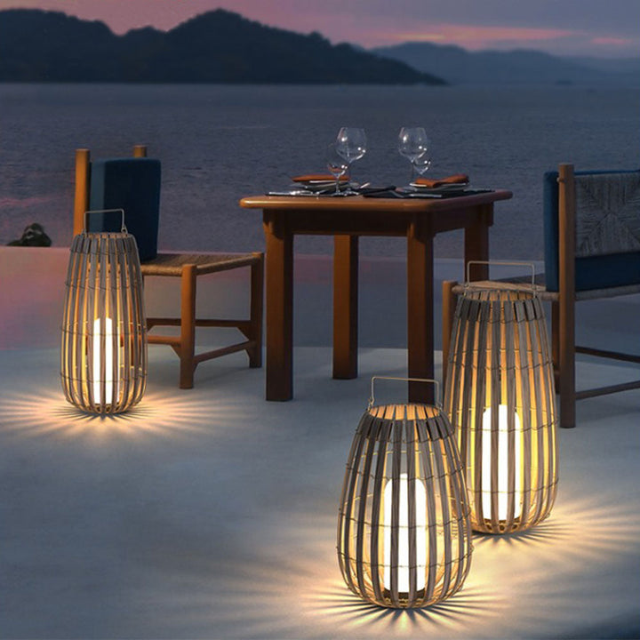 Dekoracyjna lampa zewnętrzna LED retro, idealna do ogrodu i na balkon, dodaje uroku.
