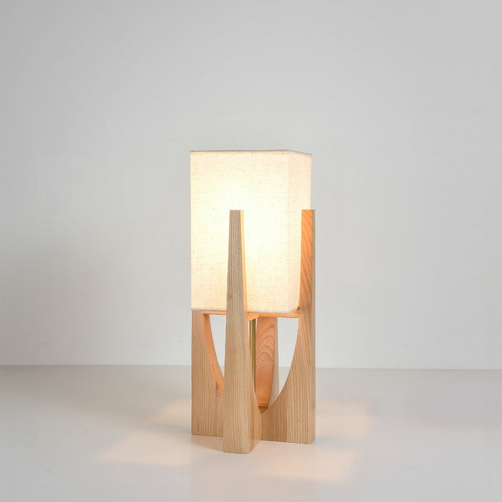Wysoka lampa podłogowa LED, nowoczesne oświetlenie w stylu japońskim, idealna do relaksu w salonie.